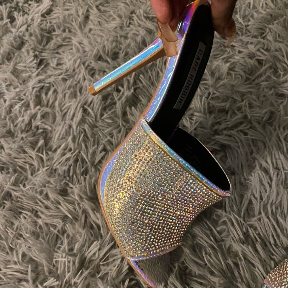 Cape robbin diamond heels